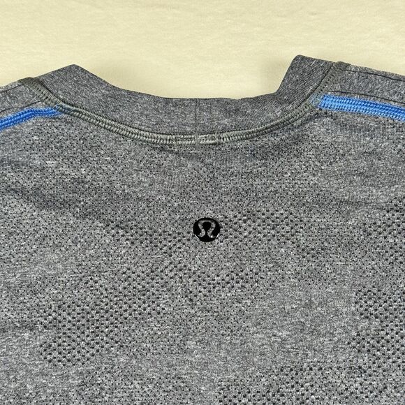 Lululemon Metal Vent Tech T-Shirt Men Med Slim Performance Gray Camo‎ Stretch - Picture 7 of 7